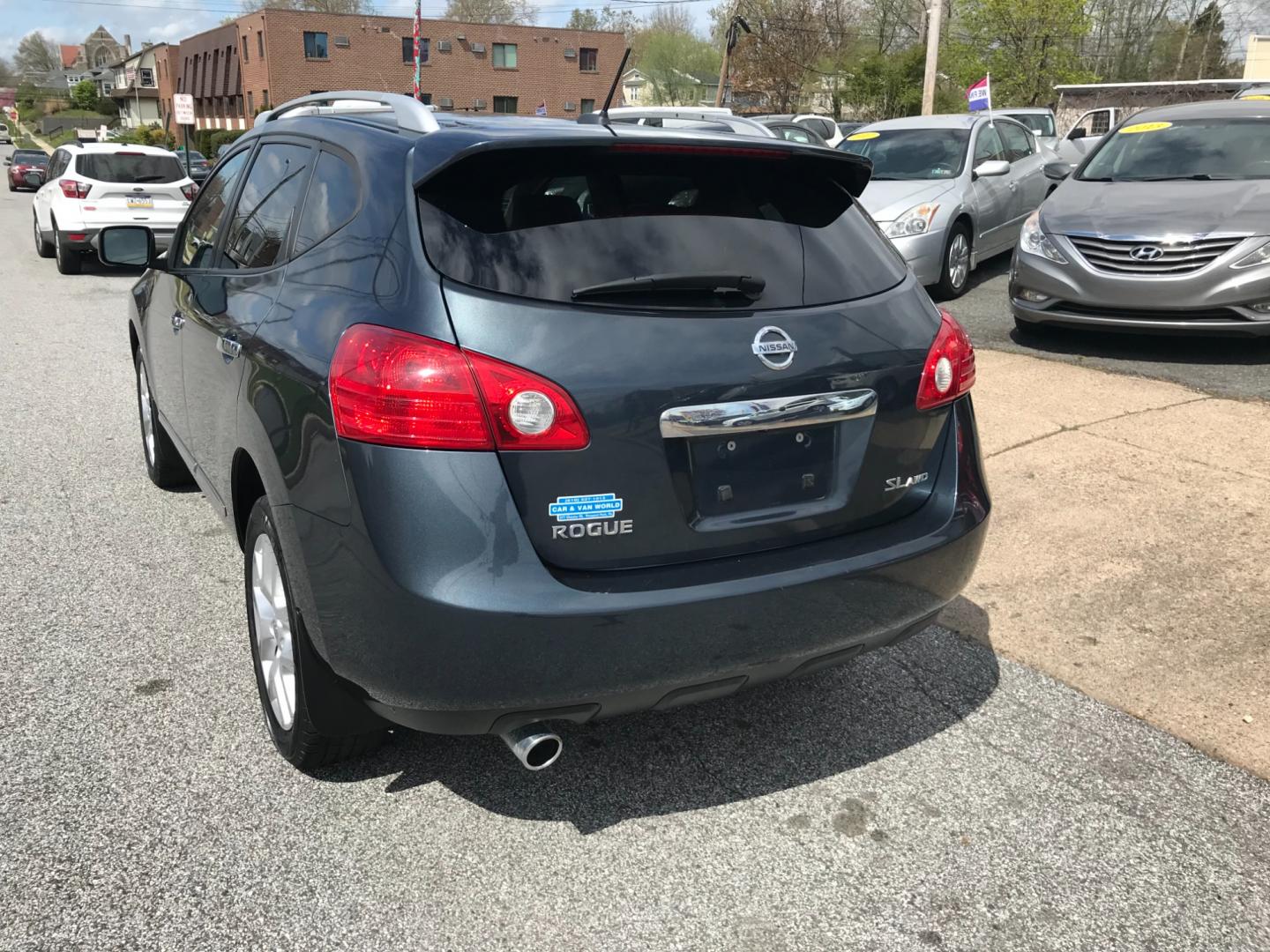 2013 Blue /Gray Nissan Rogue S (JN8AS5MV0DW) with an 2.5 V4 engine, Automatic transmission, located at 577 Chester Pike, Prospect Park, PA, 19076, (610) 237-1015, 39.886154, -75.302338 - Photo#5